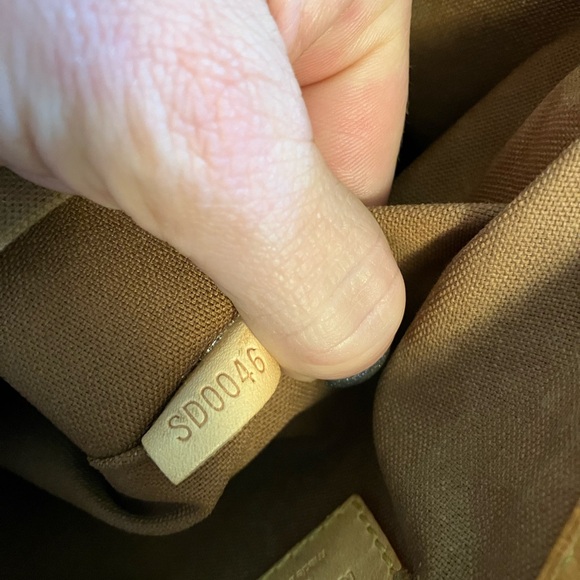 Louis Vuitton Batignolles 2006 vintage - Picture 14 of 14